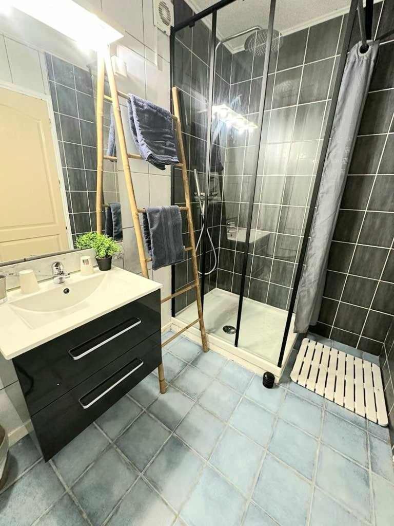 La Villa Du Menhir Chambre D'Hotes Bize-Minervois Bagian luar foto