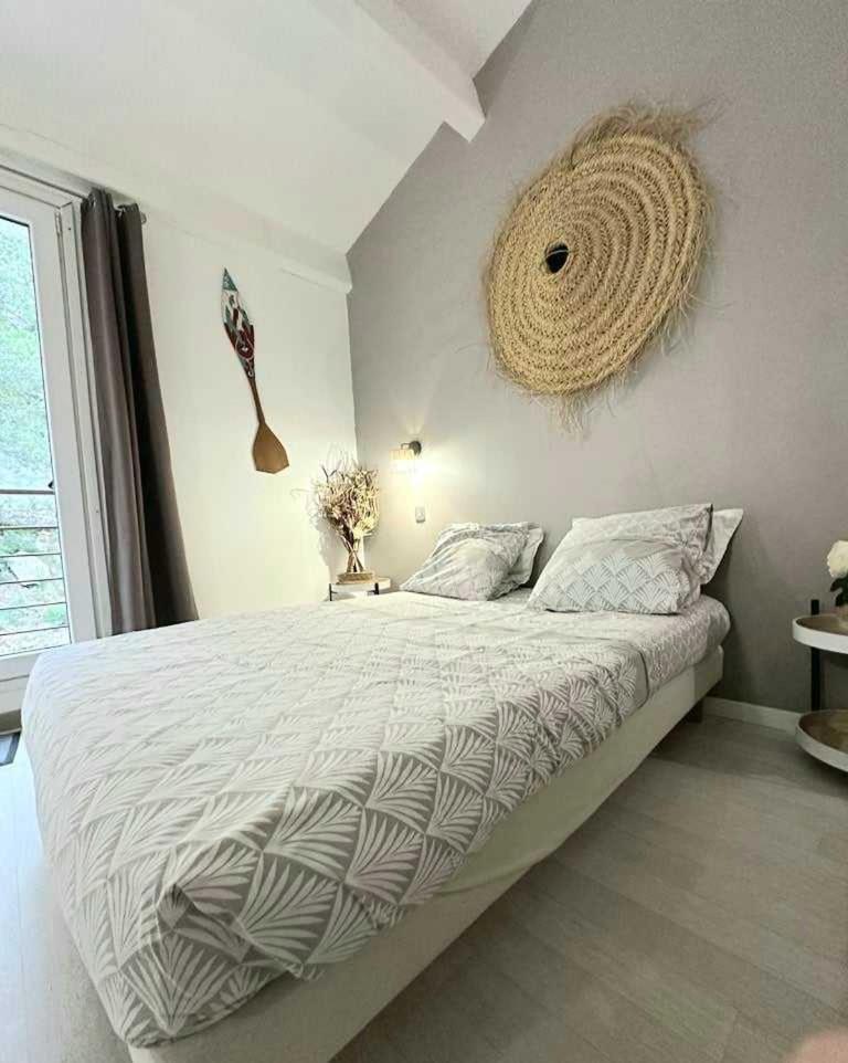 La Villa Du Menhir Chambre D'Hotes Bize-Minervois Bagian luar foto